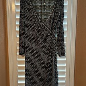 Studio M Black and White Geometric Long Sleeve Dress